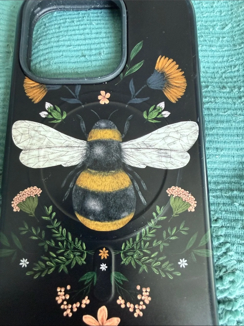 StringBerry Black Bee Floral iPhone 16 Pro Mag Safe Case